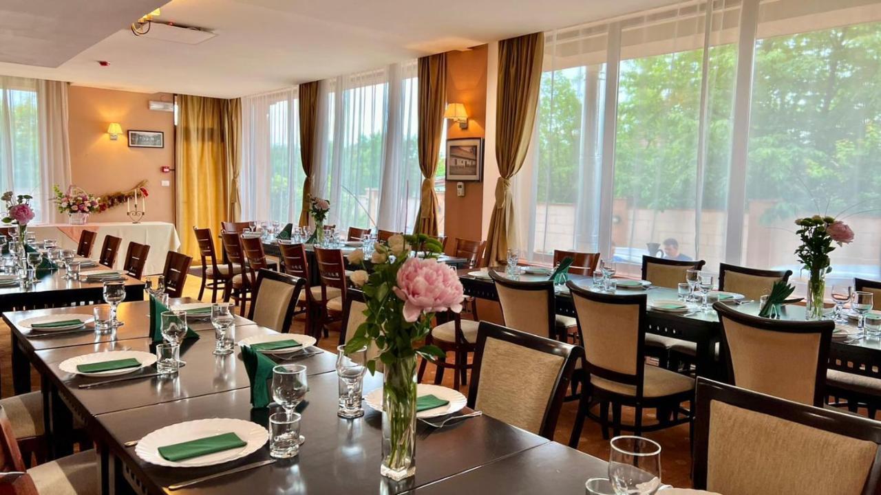 Hotel Oxford By Timhotels Timisoara Bagian luar foto