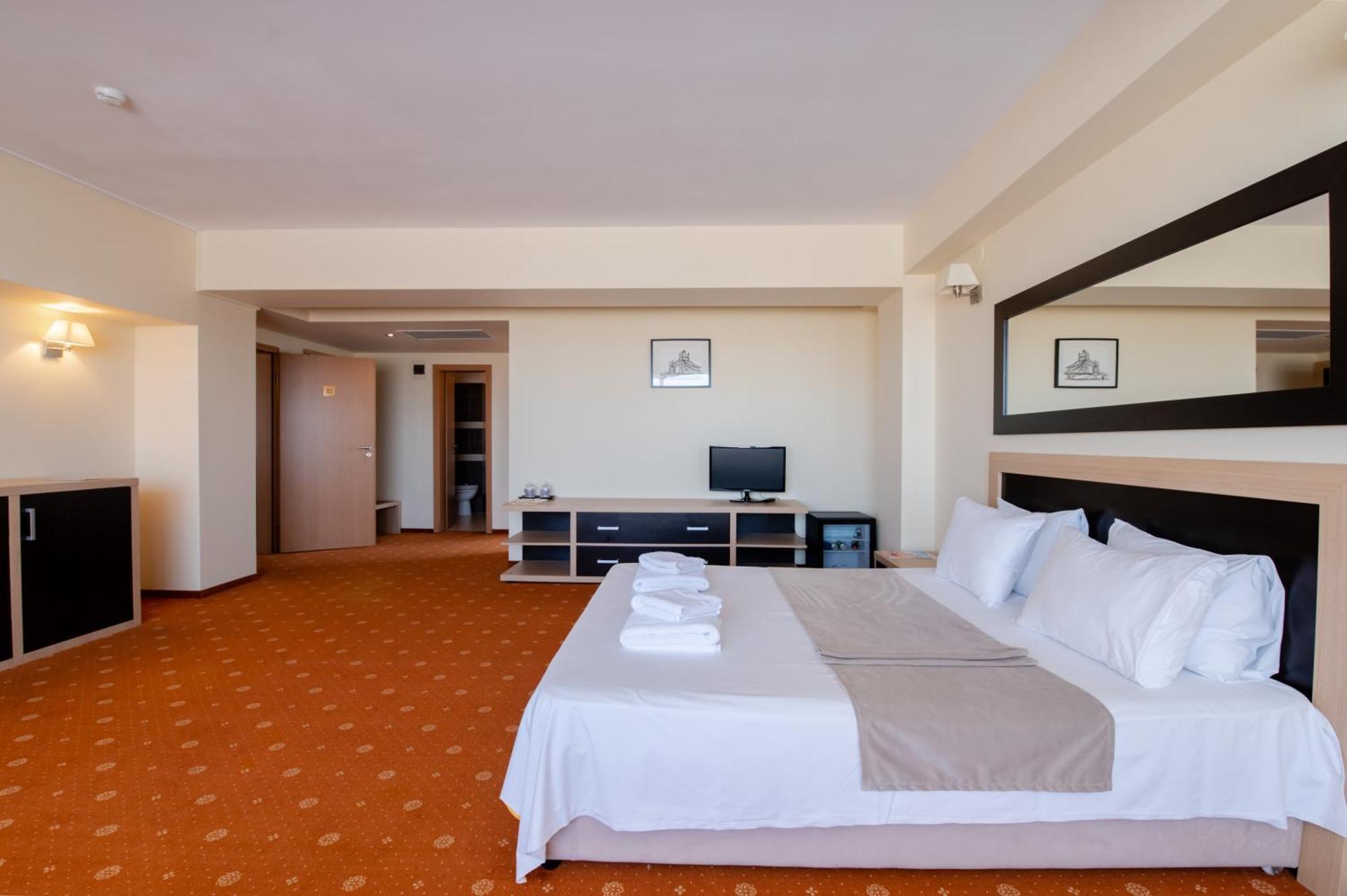 Hotel Oxford By Timhotels Timisoara Bagian luar foto