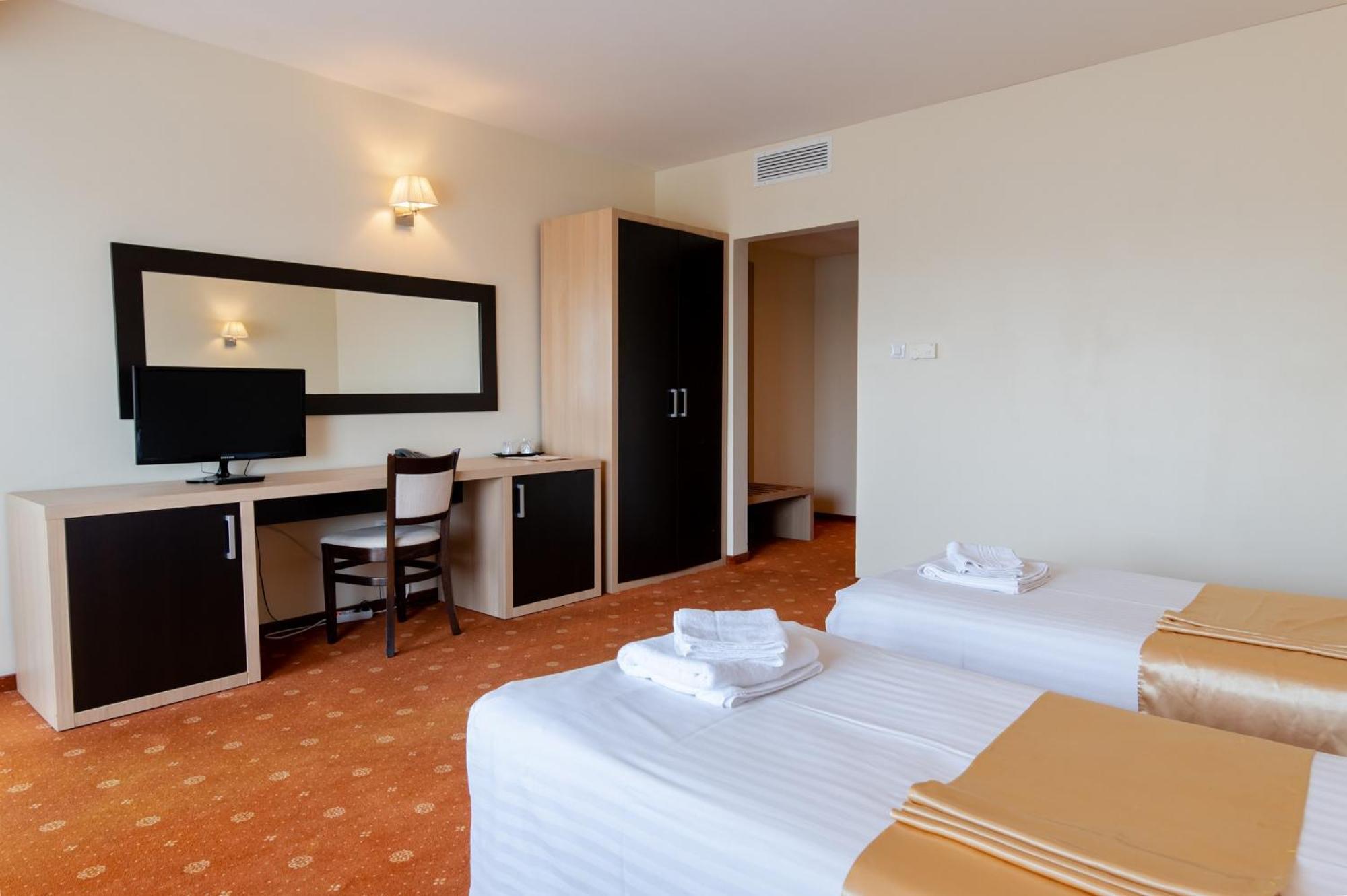 Hotel Oxford By Timhotels Timisoara Bagian luar foto