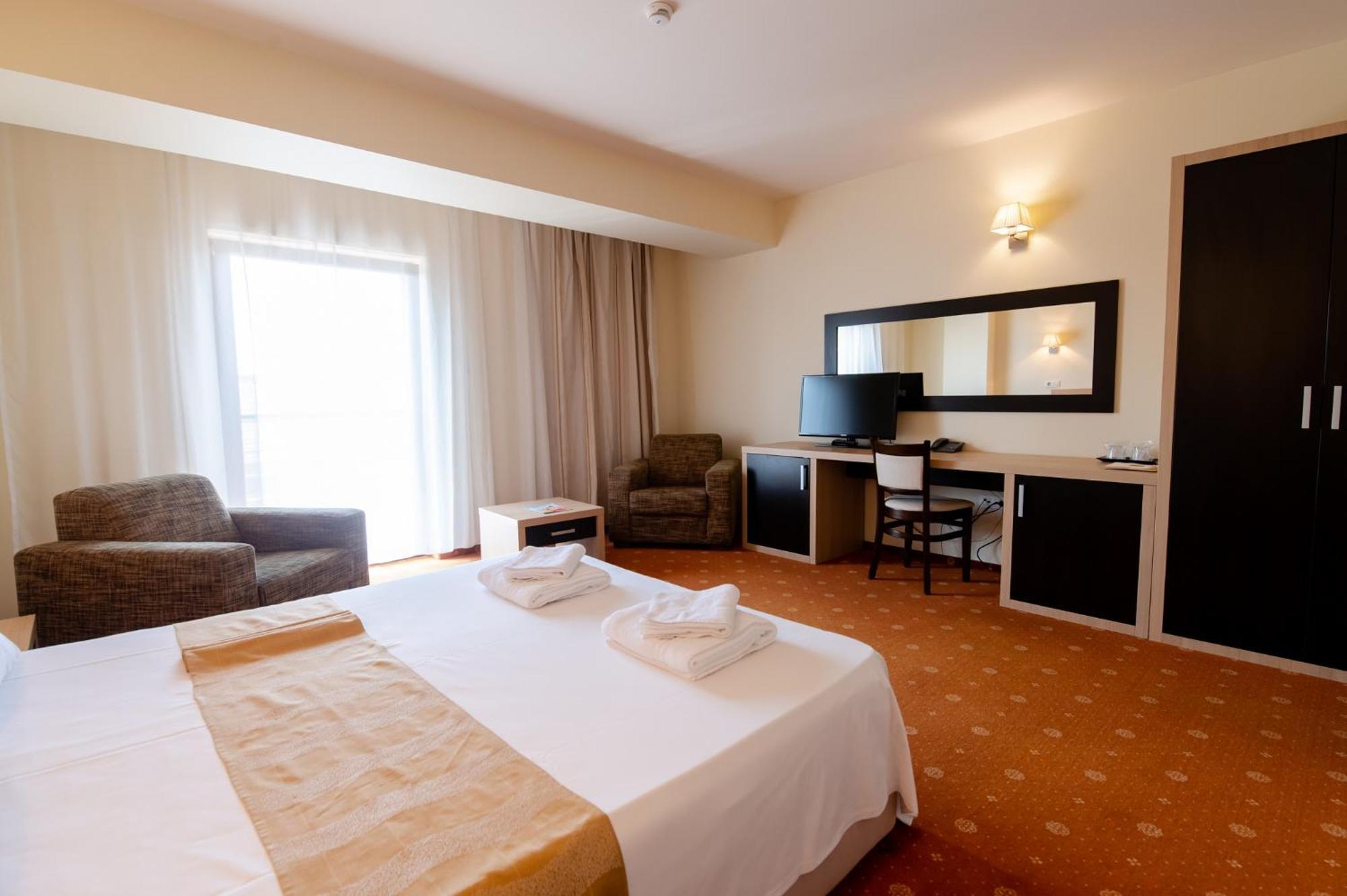 Hotel Oxford By Timhotels Timisoara Bagian luar foto