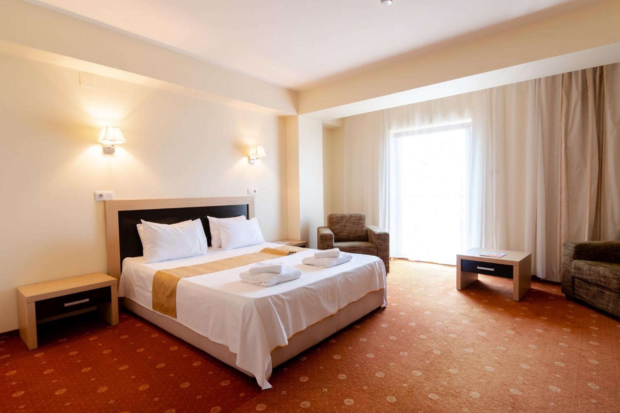 Hotel Oxford By Timhotels Timisoara Bagian luar foto