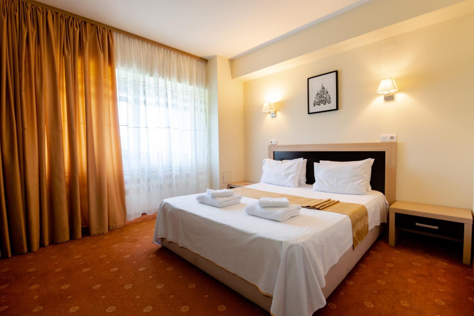 Hotel Oxford By Timhotels Timisoara Bagian luar foto